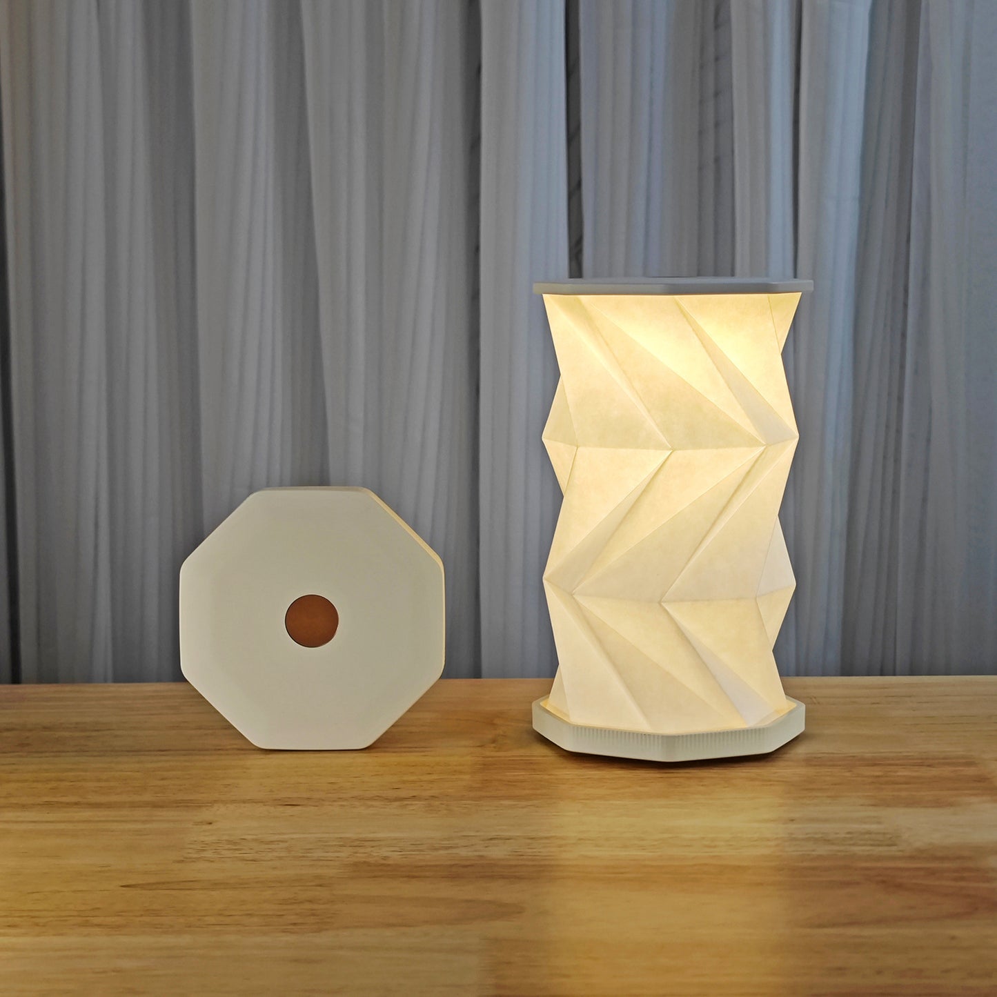Plicandi - Origami Foldable LED Table Lamp