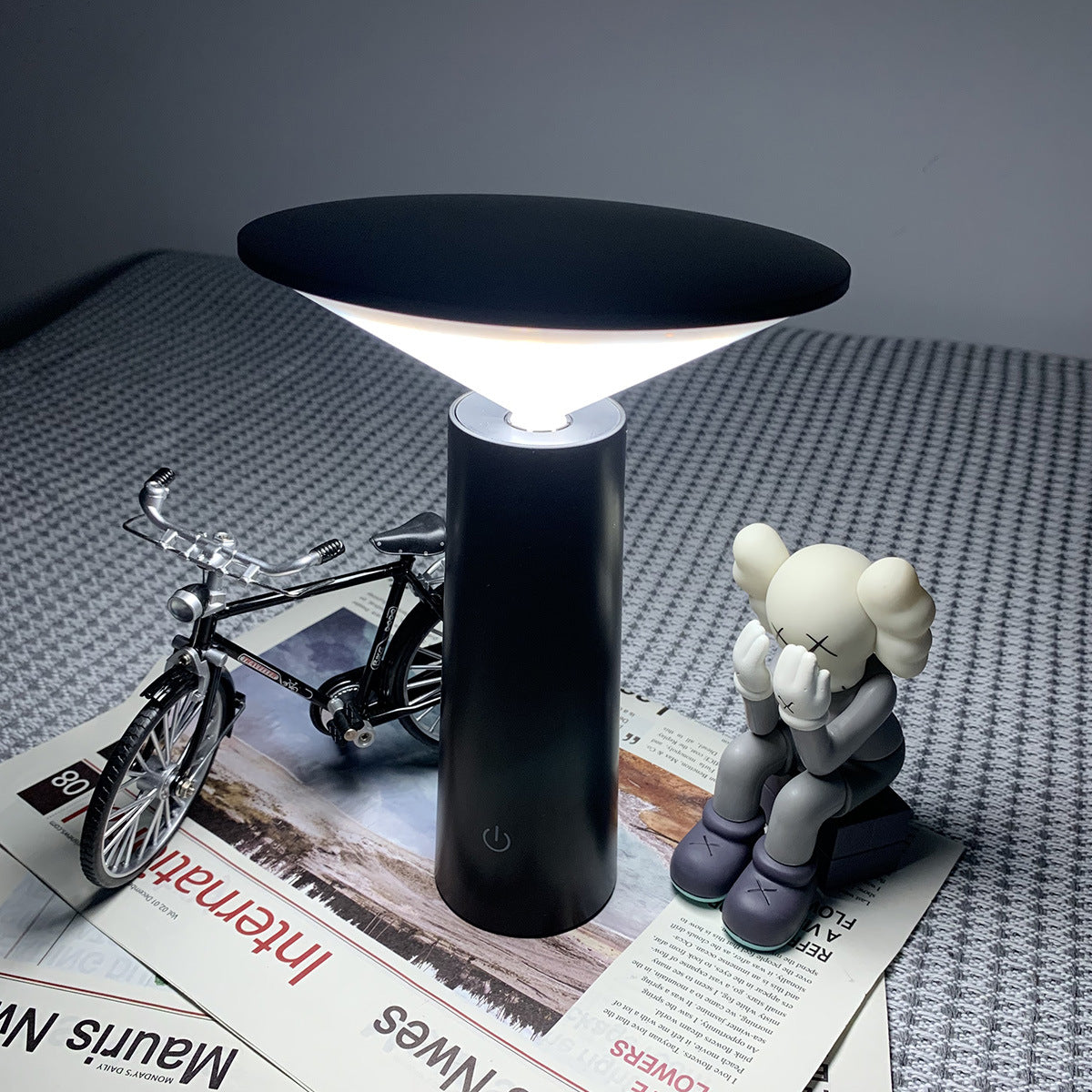 Anglum- Modern LED Desk / Table Lamp